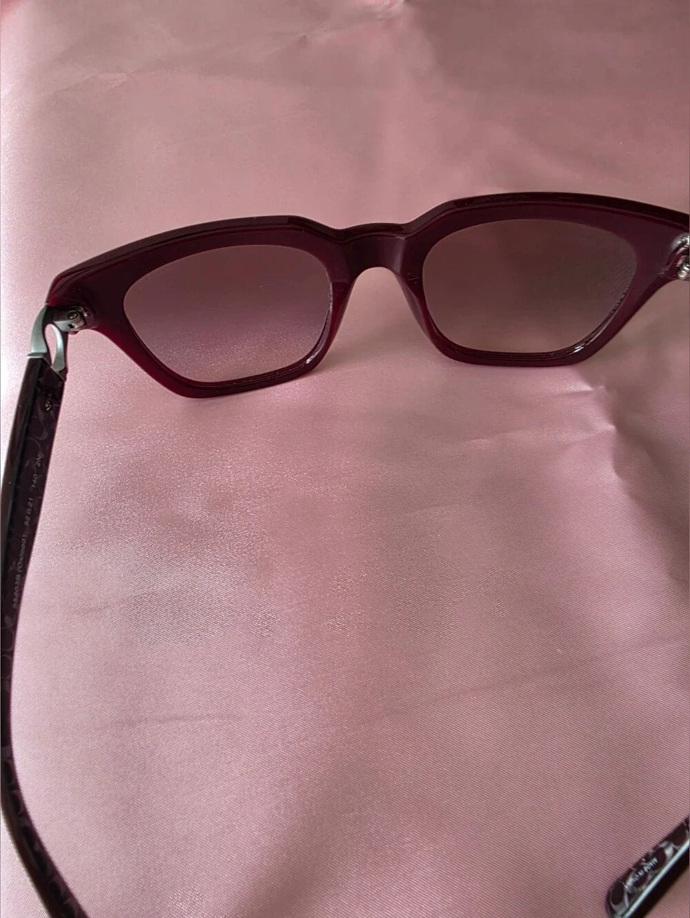 Coach  Oxblood ( 55203B)  HC8240 L1028 52-21 Sunglasses With Case